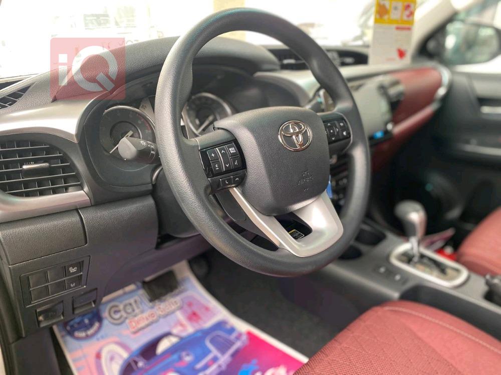 تويوتا هايلوكس